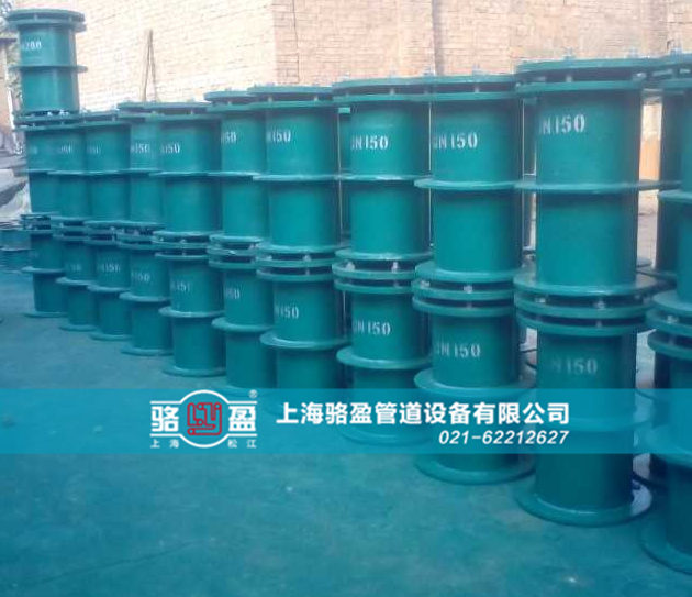 大口徑<a href=http://www.www.dxco.com.cn target=_blank class=infotextkey>防水套管</a>噴漆現(xiàn)場